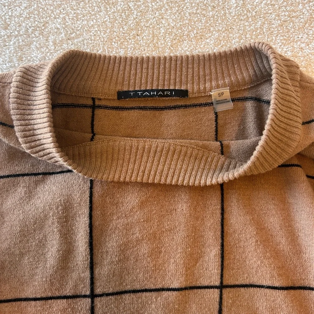T Tahari Brown Crewneck Sweater with Windowpane Design - Picture 3 of 3